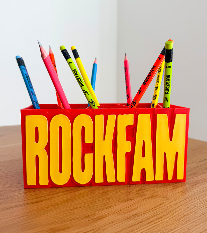 ROCKFAM ČAŠA ZA OLOVKE - CRVENA